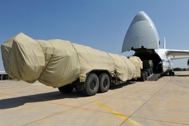 S-400 được chuyển giao cho Thổ Nhĩ Kỳ. Ảnh Forbes