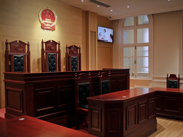 Tòa án ra phán quyết buộc người bố phải hoàn trả đầy đủ tiền lì xì cả gốc lẫn lãi. (Ảnh minh hoạ - AP)