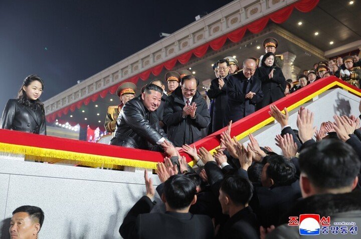 Đại hội lần thứ IX của Đảng Lao động Triều Tiên cầm quyền khai mạc hôm 19/2, nhằm đề ra các định hướng chính sách lớn cho 5 năm tới trong các lĩnh vực ngoại giao, quốc phòng, kinh tế và nhiều phương diện khác.