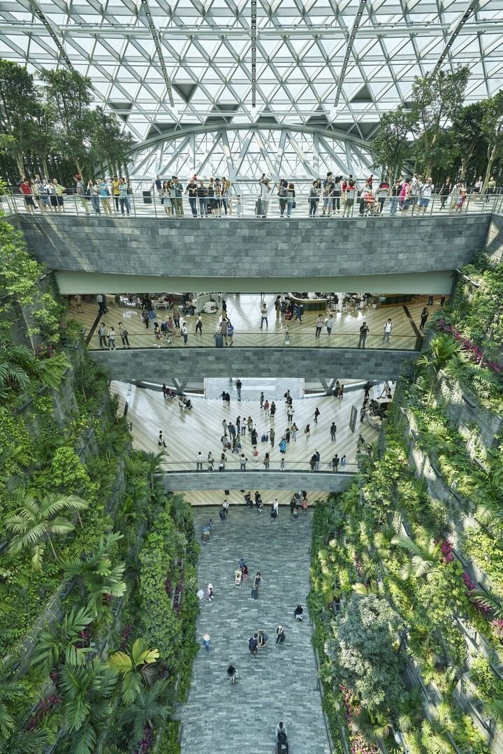 Năm 2025, sân bay Changi của Singapore thiết lập kỷ lục mới khi lần thứ 13 liên tiếp giành danh hiệu