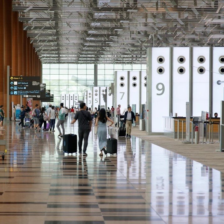 Năm 2025, sân bay Changi phục vụ gần 70 triệu lượt khách, kết nối hơn 170 thành phố trên toàn cầu và nằm trong nhóm sân bay bận rộn nhất thế giới về lượng ghế cung ứng. (Ảnh: Changi Airport)