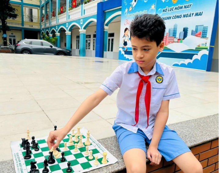 POUJAUD LUKAS Lukas Trường Giang.