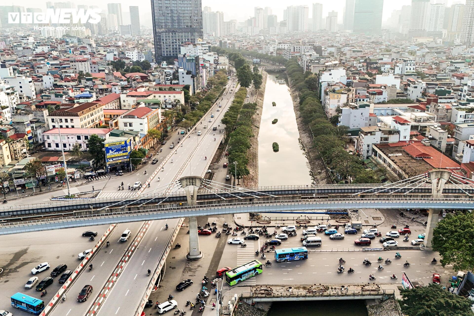 Hiện trạng đường Láng trước đề xuất mở rộng lên gần 54m - 3