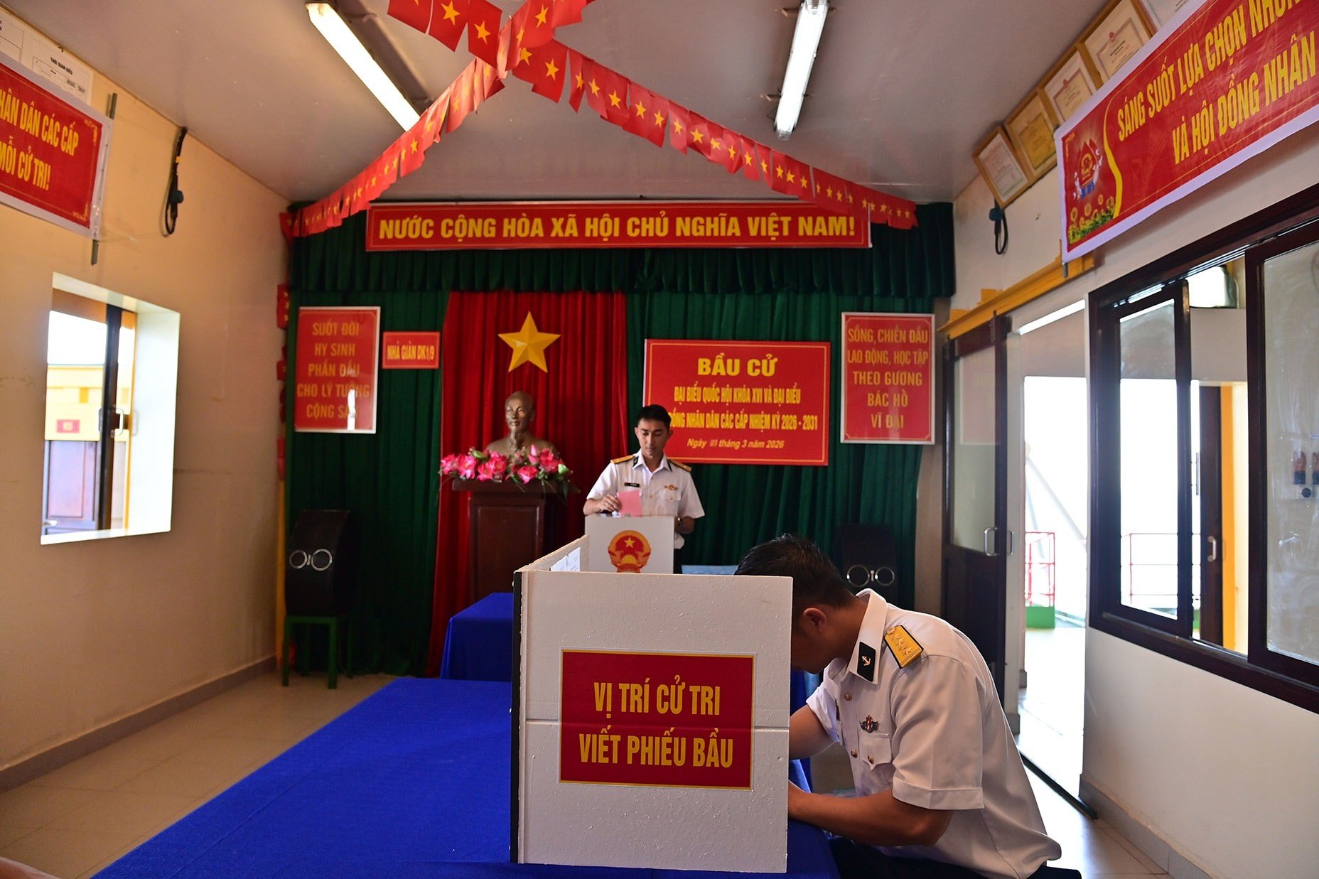 8.-cong-tac-bau-cu-dien-ra-nghiem-tuc-chat-che-dung-quy-trinh-quy-dinh-bau-cu.jpg