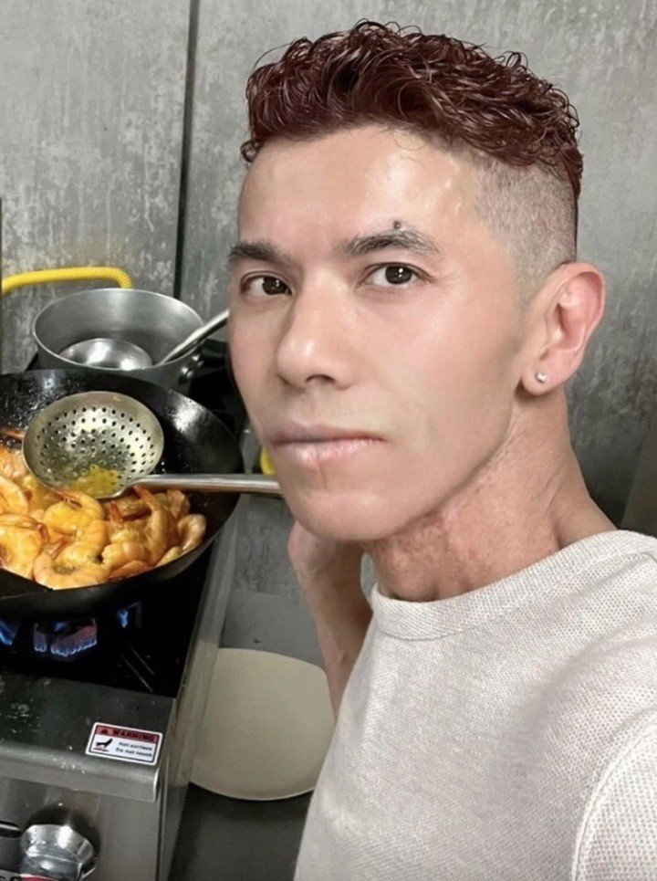 Lúc sinh thời, Kasim Hoàng Vũ mở nhà hàng để mưu sinh ở Mỹ.