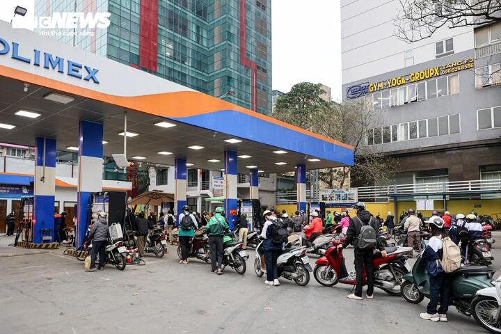 Bộ Công Thương cho biết nguồn cung xăng dầu trong nước vẫn đảm bảo. (Ảnh: Minh Đức).