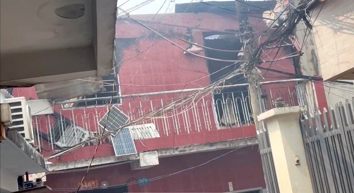 5 căn nhà trong hẻm đã bị cháy. (Ảnh: B.L)