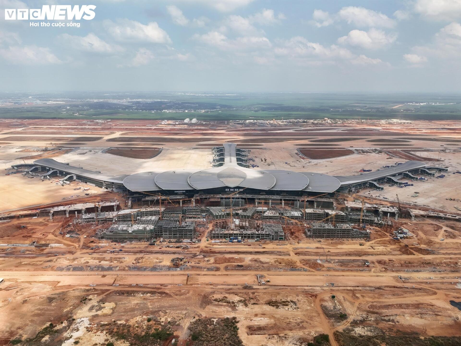 Toàn cảnh sân bay Long Thành trước mốc dự kiến vận hành thương mại - 14