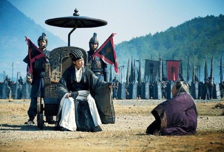 Gia Cát Lượng luôn mang theo chiếc quạt bên mình.