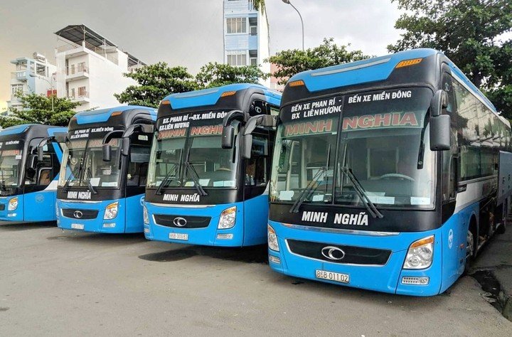 Nhiều nhà xe phải bù thêm mỗi ngày cả chục triệu đồng vì chi phí nhiên liệu tăng cao. (Ảnh: Đại Việt)