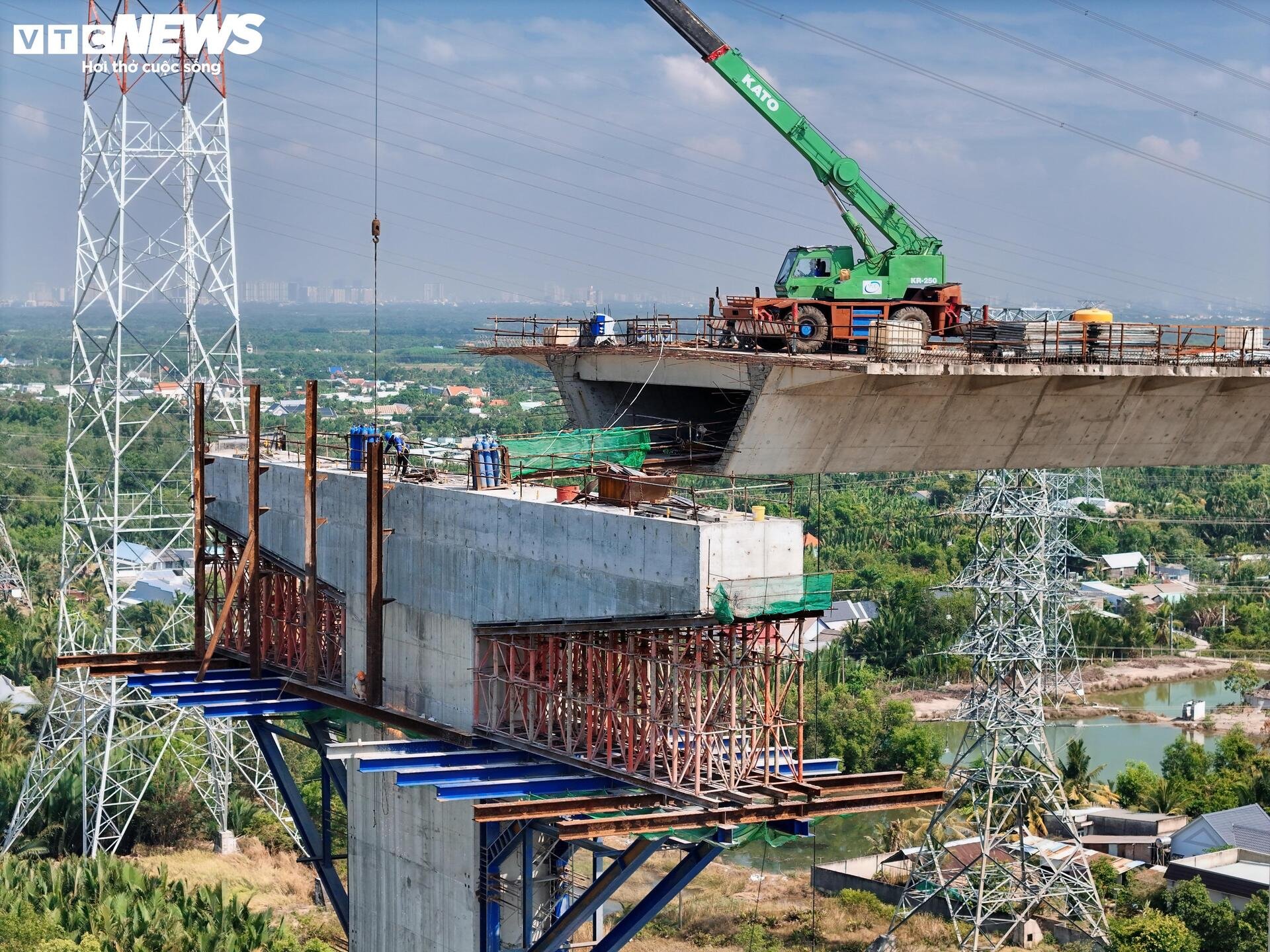 'Nút thắt' cuối cao tốc Bến Lức - Long Thành tăng tốc về đích - 6