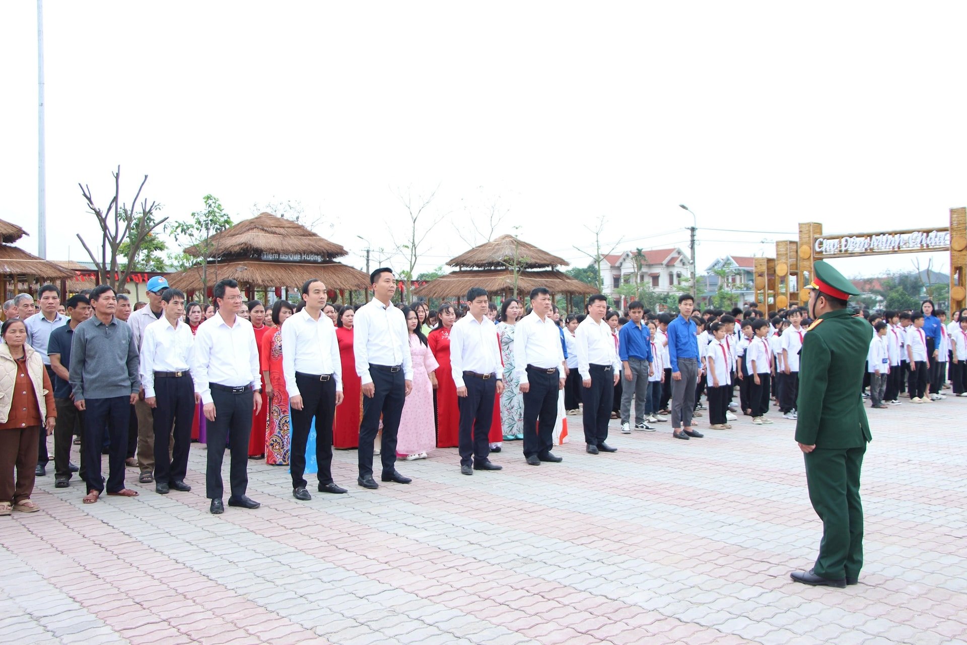 Lễ thượng cờ trước thềm bầu cử tại xã đảo Minh Châu.