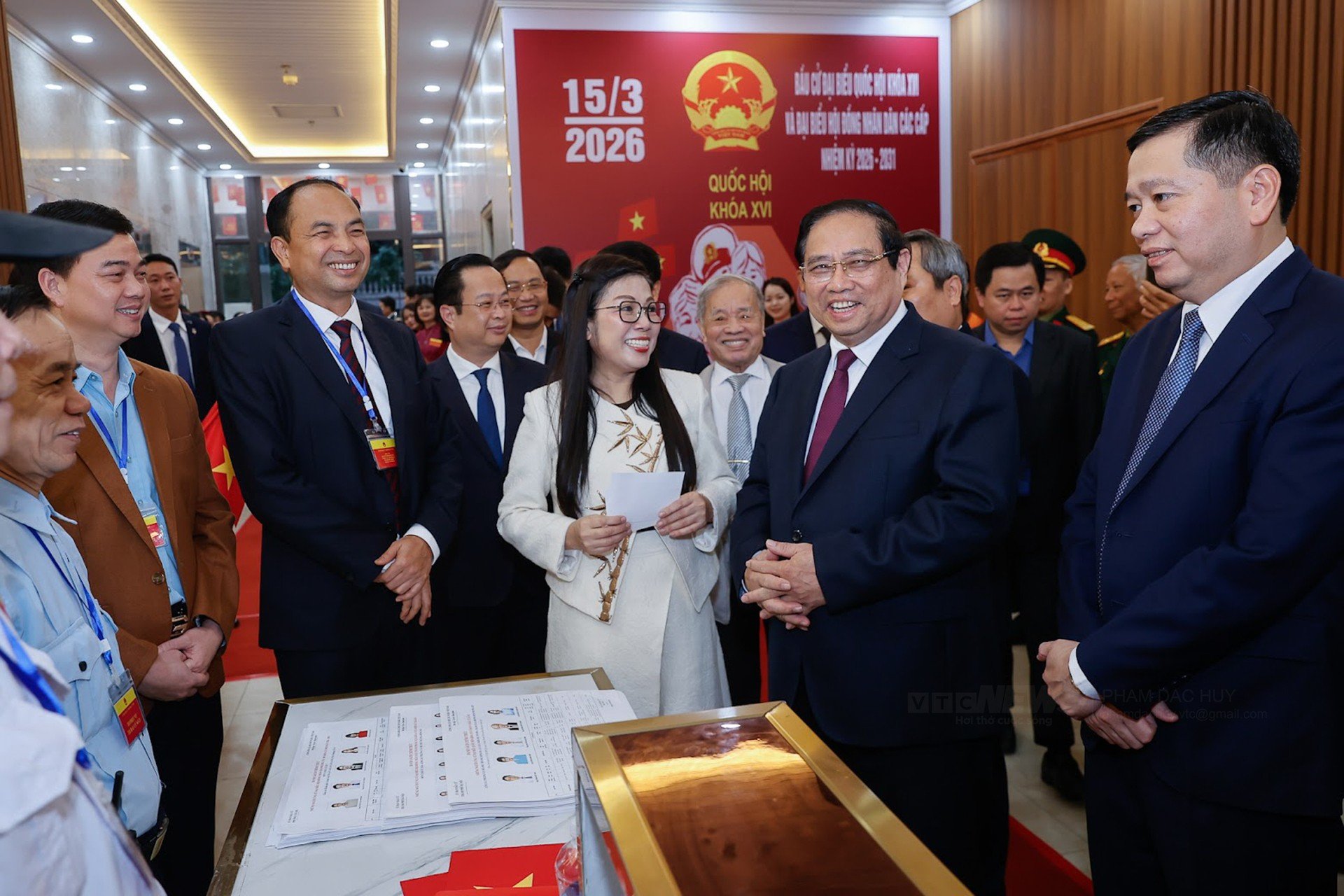 Lãnh đạo Đảng, Nhà nước, Nhân dân hòa cùng 'Ngày hội non sông' - 8