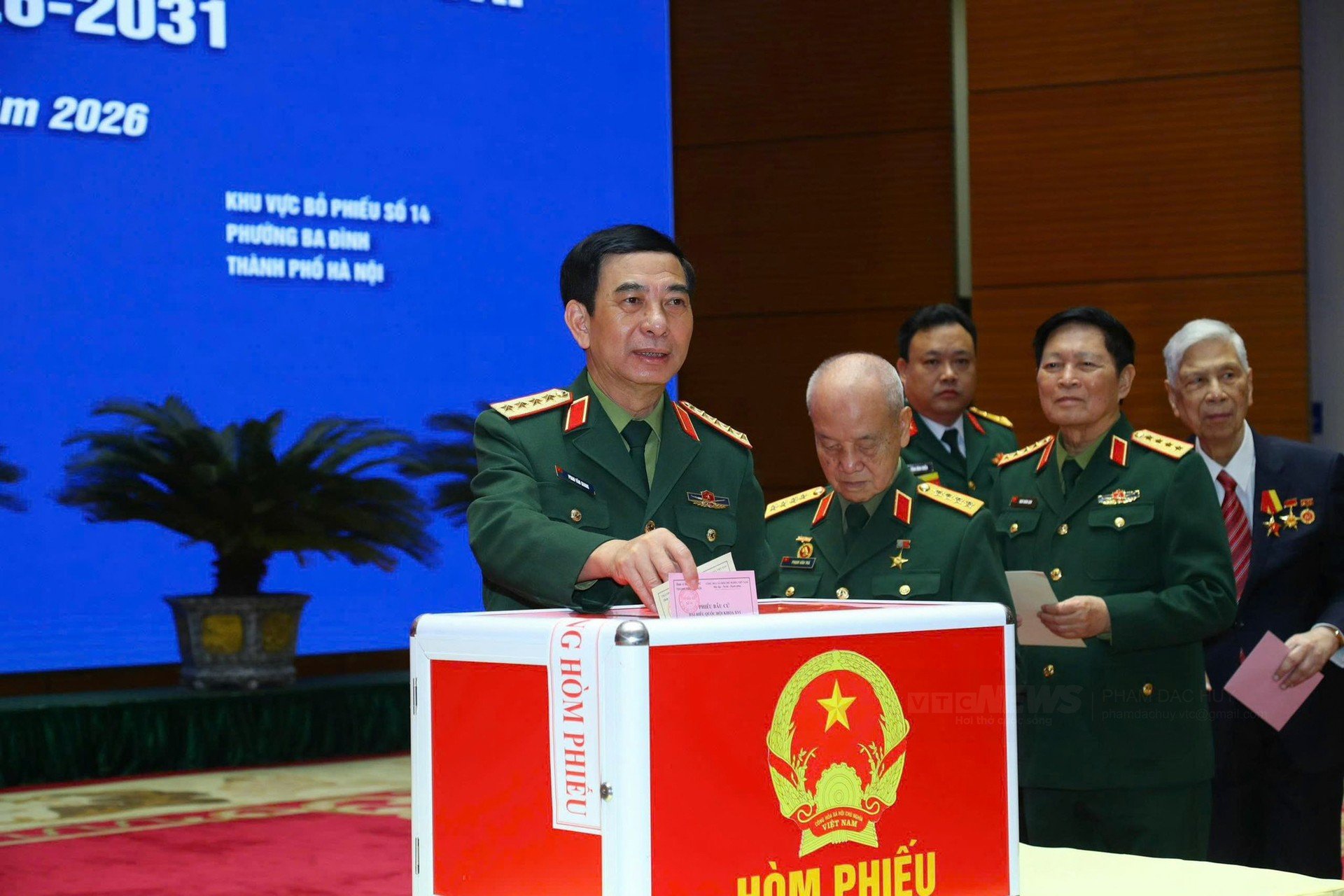 Lãnh đạo Đảng, Nhà nước, Nhân dân hòa cùng 'Ngày hội non sông' - 16