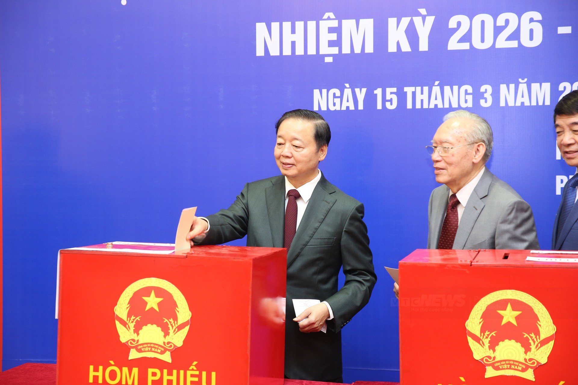 Lãnh đạo Đảng, Nhà nước, Nhân dân hòa cùng 'Ngày hội non sông' - 19