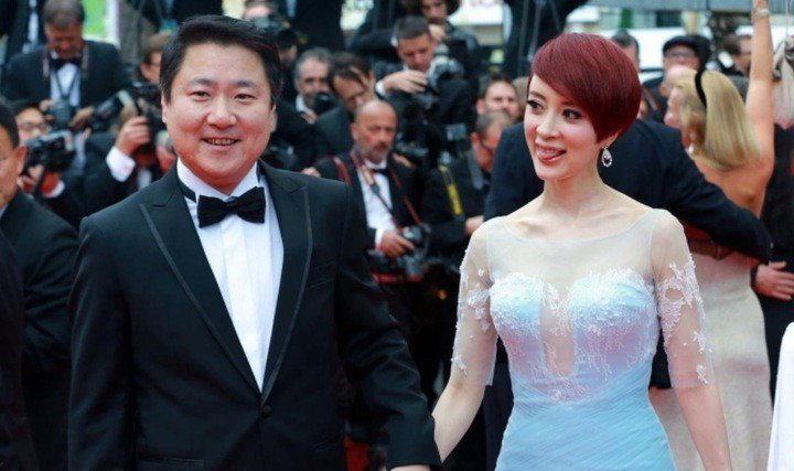 Kim Xảo Xảo kết hôn với đại gia Vu Đông.