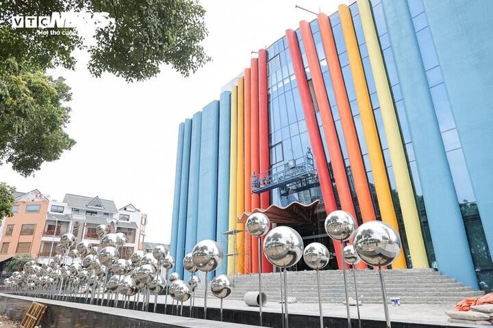 Dù chưa có thông tin chính thức về thời điểm đưa vào sử dụng, diện mạo ngày càng rõ nét của công trình cho thấy dự án đang tiến gần tới giai đoạn hoàn tất.