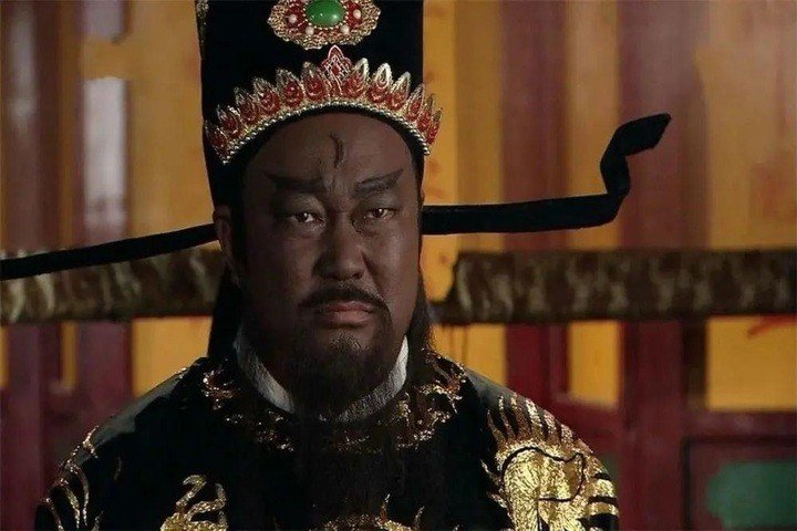 Bao Công thường được miêu tả với gương mặt đen và có vầng trăng trên trán.