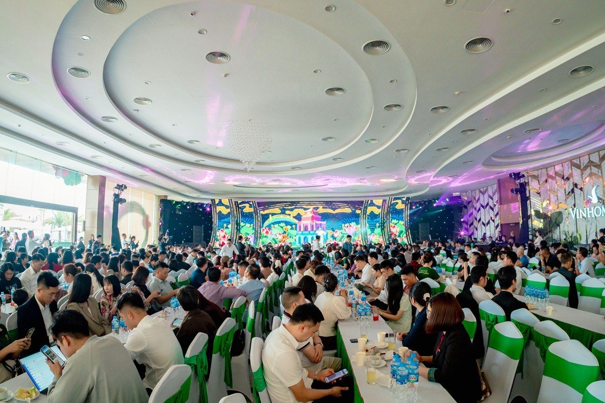 26-1774495524-vinfast-phu-xanh-vietbuild-2026-voi-dan-o-to-xe-may-dien-va-he-sinh-thai-nang-luong-xanh