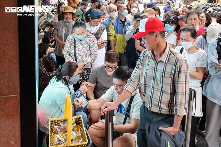 Bảo Tín Minh Châu mở cửa trở lại, khách được mua tối đa 2 chỉ, nhận vàng ngay - 5