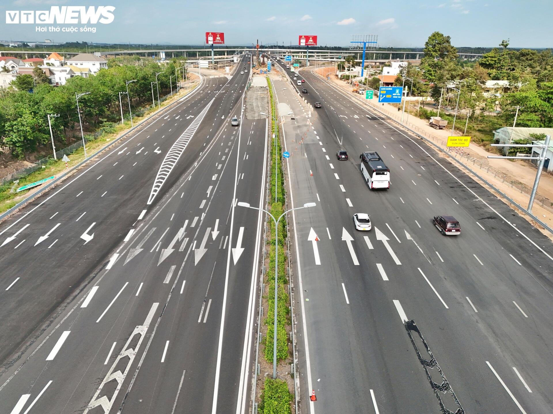 Cận cảnh cao tốc TP.HCM - Long Thành sau hơn nửa năm thi công mở rộng - 4