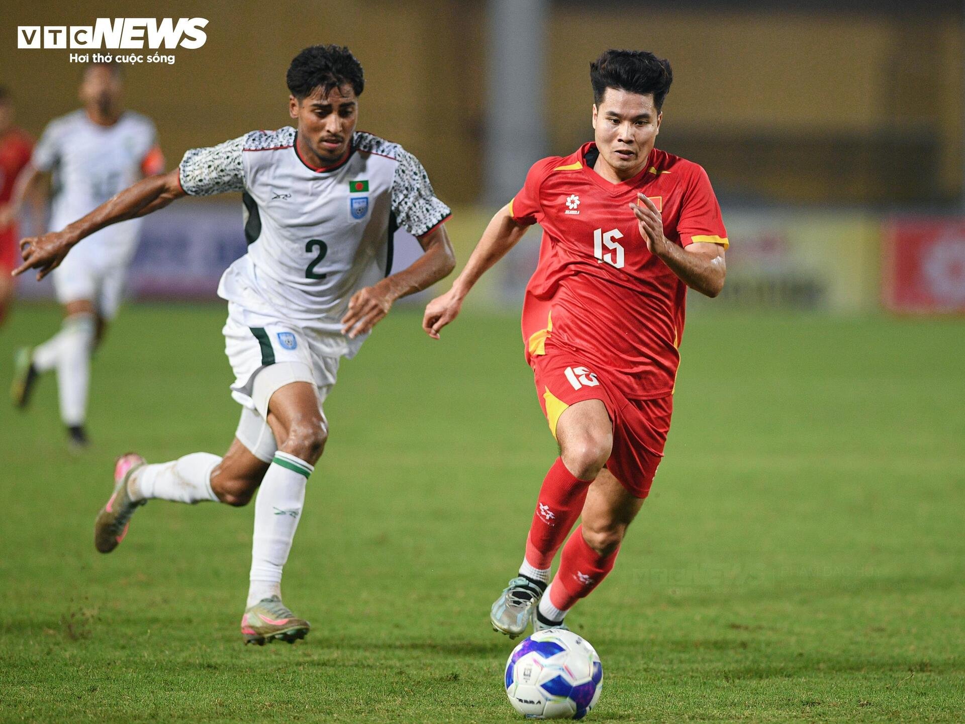 Dàn sao CLB Hà Nội bùng nổ, tuyển Việt Nam thắng dễ Bangladesh - 3