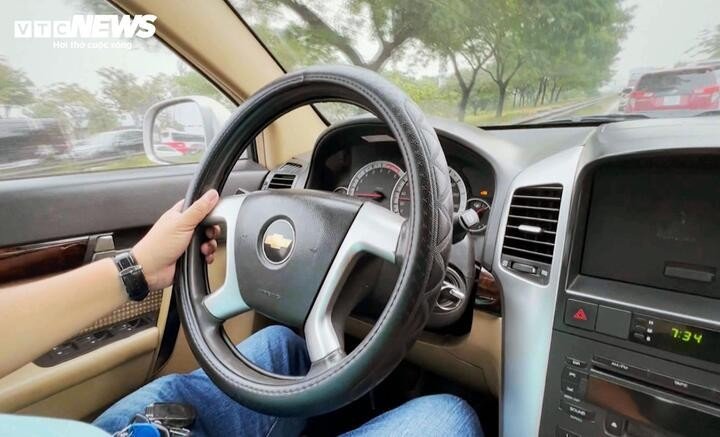 Người lái giữ tay ga ổn định, hạn chế tăng tốc đột ngột để tiết kiệm nhiên liệu.