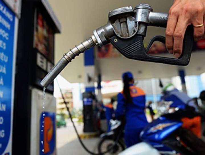 Tiết kiệm xăng dầu đang trở thành trách nhiệm chung, không phải của riêng ai.