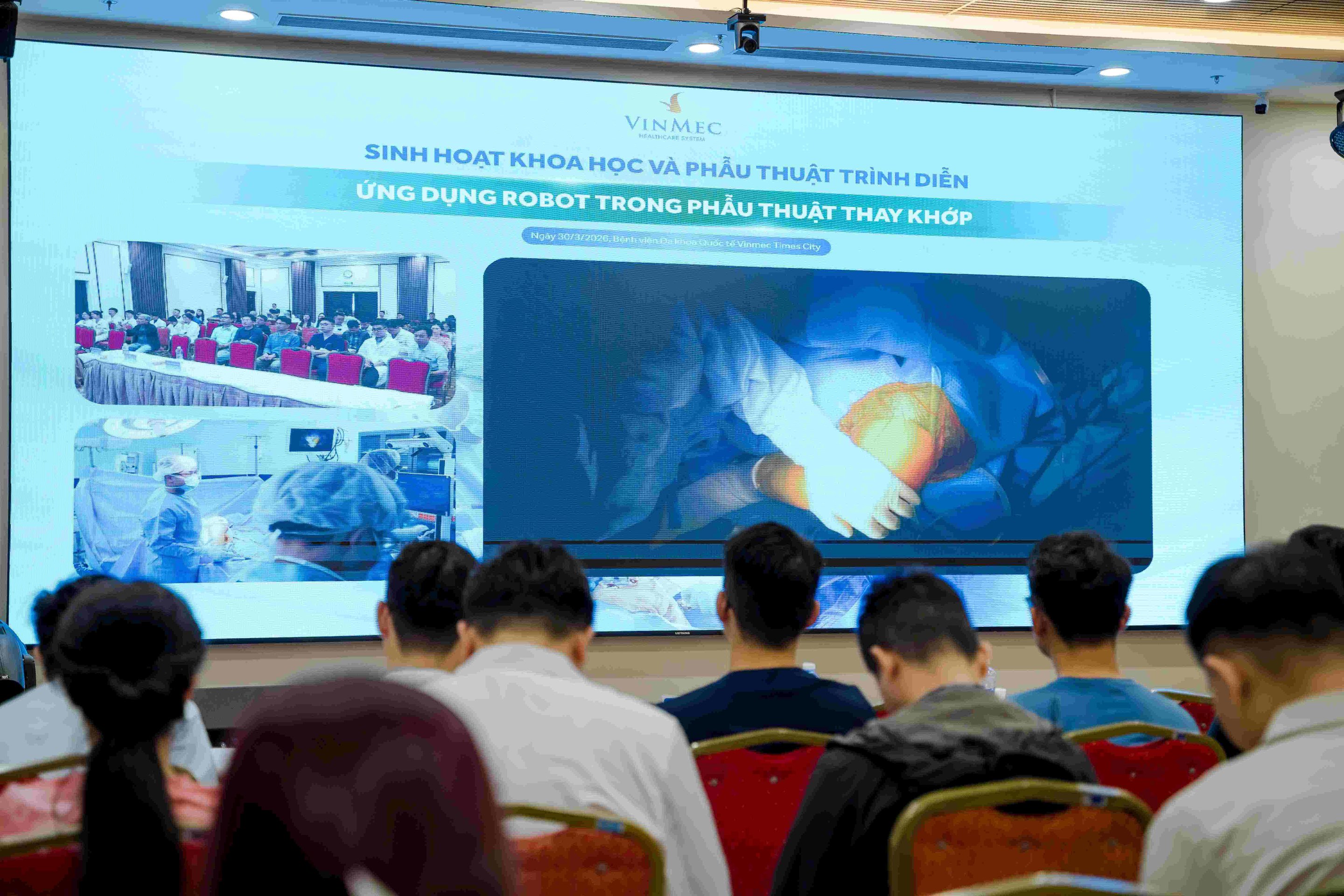 31-1774955419-robot-moi-tai-vinmec-phau-thuat-thay-khop-goi-chi-phi-hop-ly-ngay-tai-viet-nam