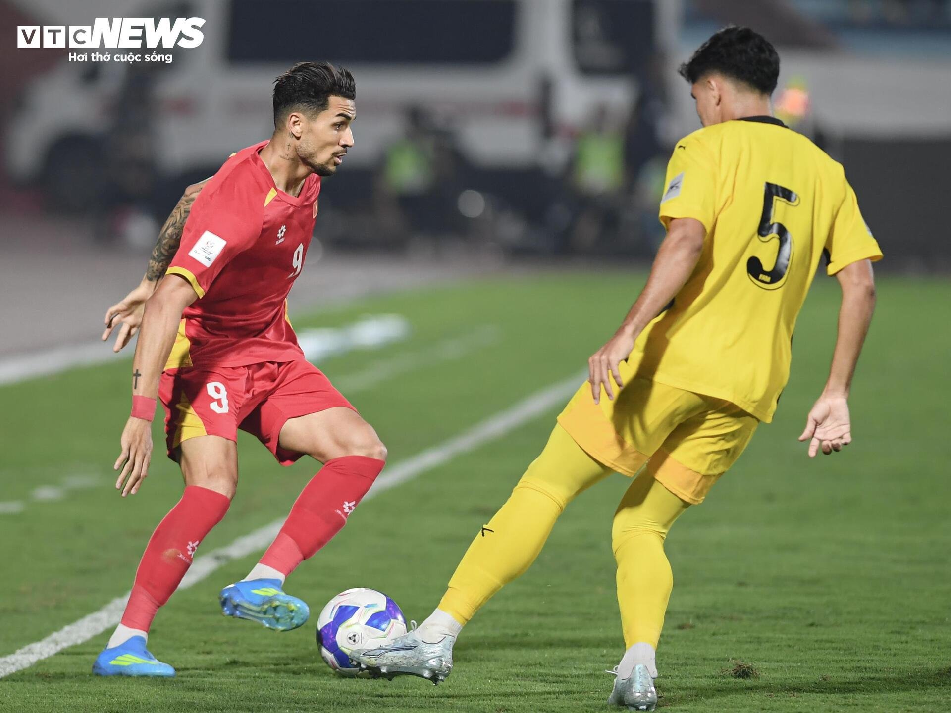 Xuân Son bùng nổ bên Hoàng Hên, HLV Malaysia cũng phải công nhận quá hay - 6