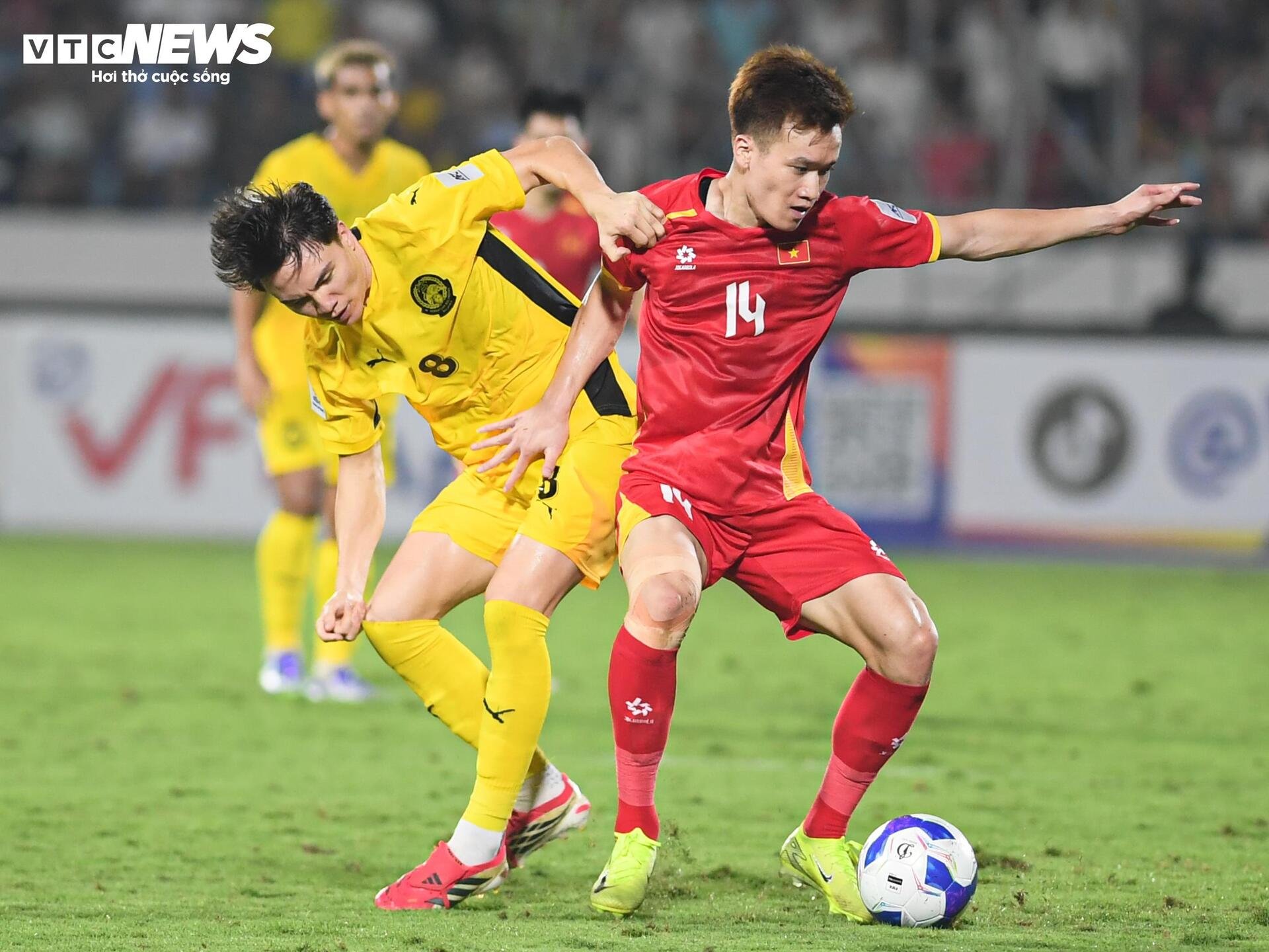 Xuân Son bùng nổ bên Hoàng Hên, HLV Malaysia cũng phải công nhận quá hay - 12