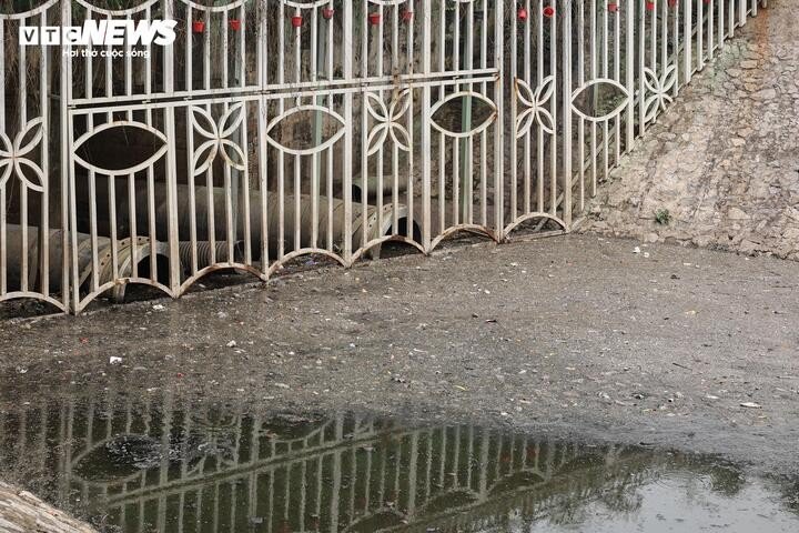 Hiện nay, hai tuyến ống bổ cập nước từ Hồ Tây ra sông Tô Lịch đang tạm dừng hoạt động, chưa thực hiện cấp nước.