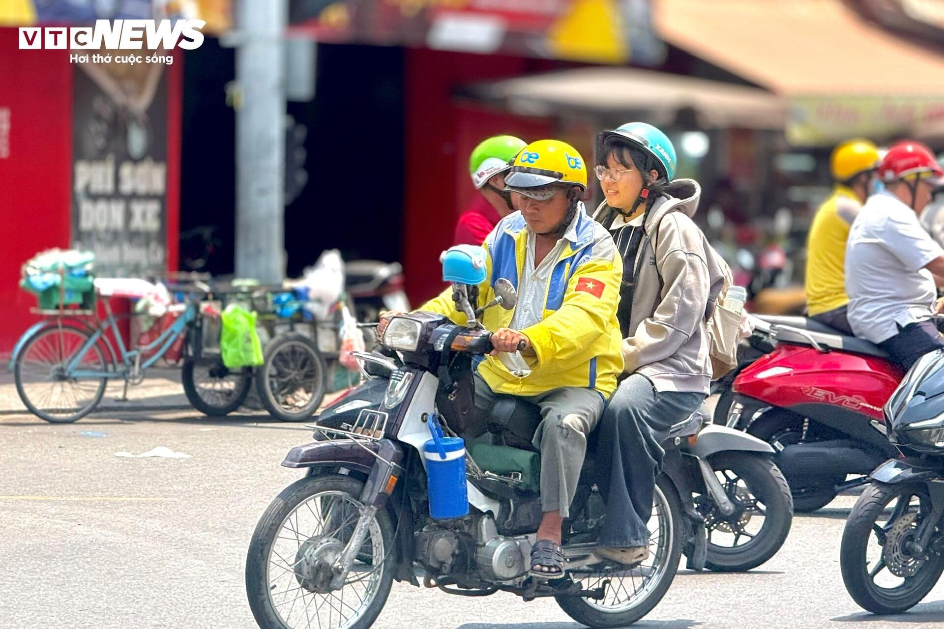 Nhiều tài xế xe công nghệ 'nhẹ gánh' khi chuyển sang xe điện - 3