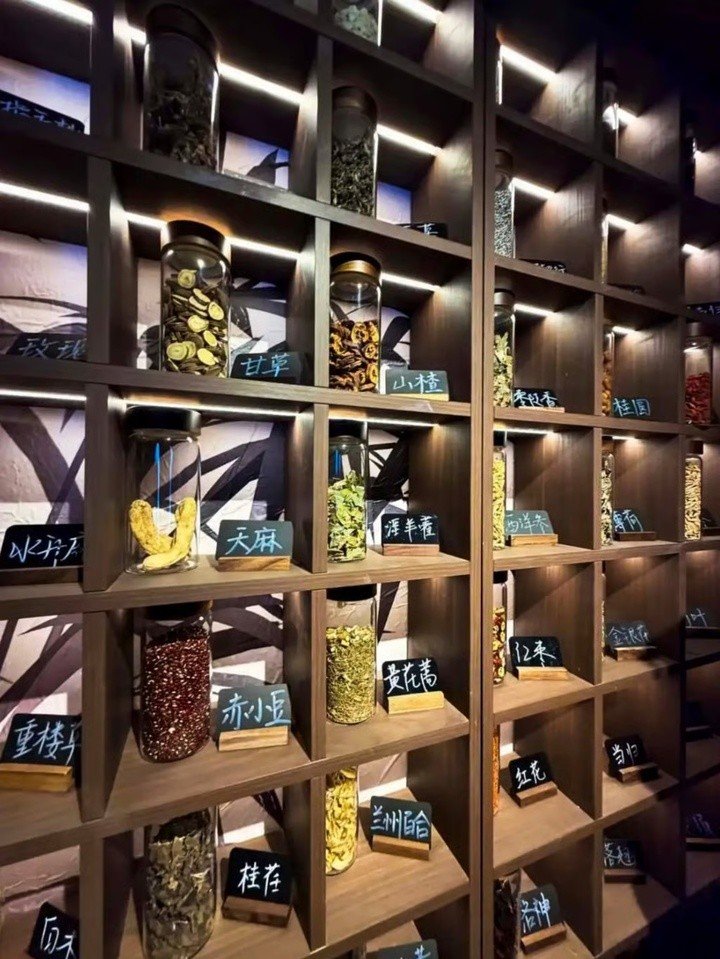 05-1775358980-gioi-tre-do-xo-den-cac-quan-bar-dong-y-uong-cocktail-theo-ket-qua-bat-mach