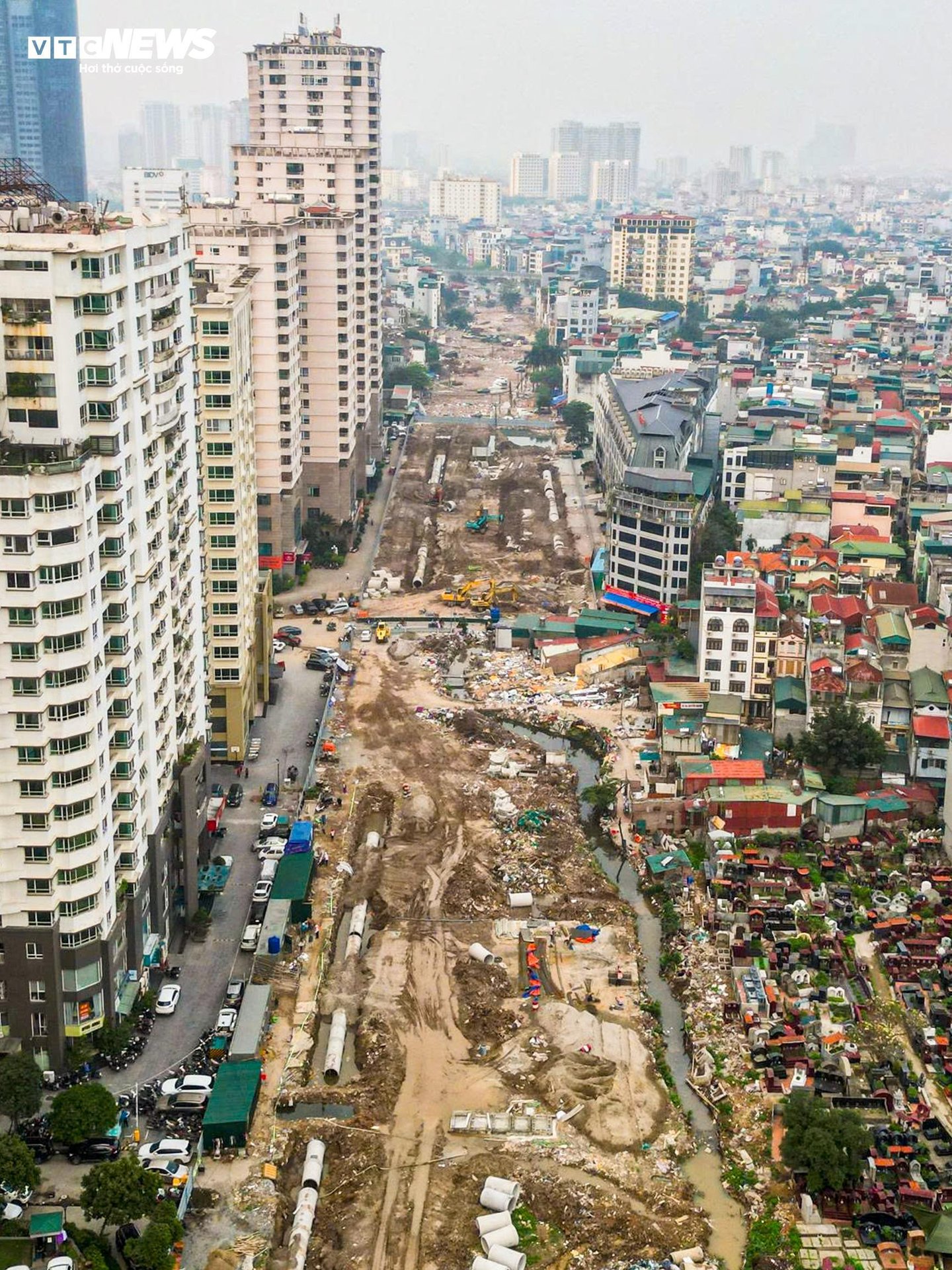 Công trường Vành đai 2,5 qua Cầu Giấy rầm rộ thi công sau khi gỡ vướng mặt bằng - 2