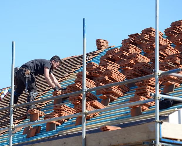 Lao động kỹ thuật đang trở thành lựa chọn nghề nghiệp dần phổ biến với người trẻ tại Mỹ. Ảnh: The Guardian