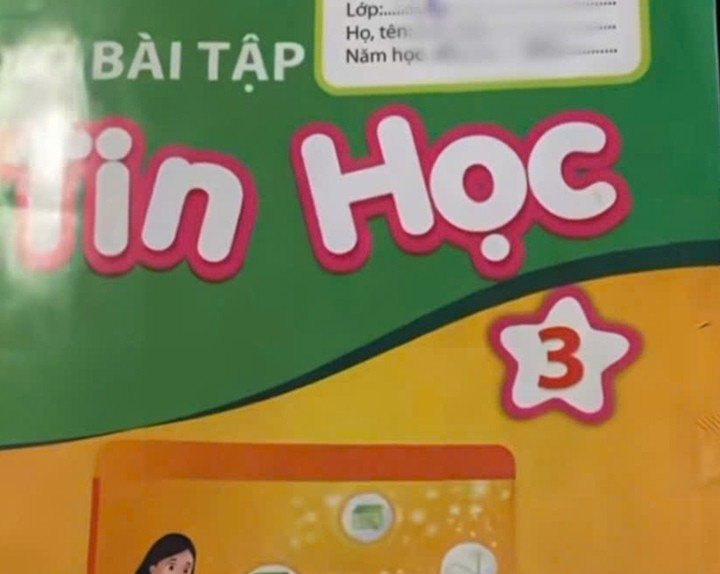 Bìa cuốn sách bị phụ huynh phản ánh in địa chỉ website