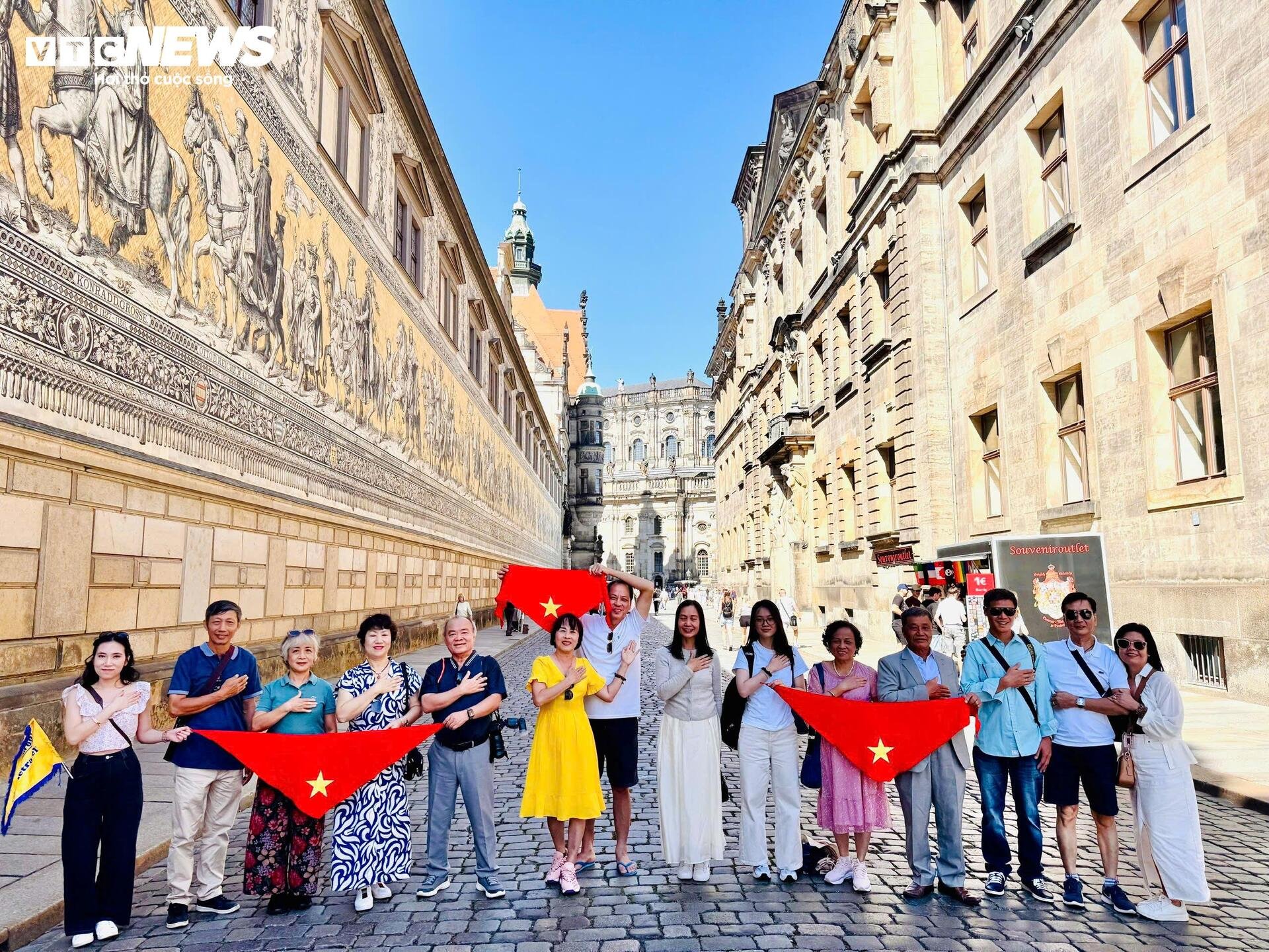 Doanh nghiệp lữ hành ‘đổi cách bán’ để giữ khách hè 2026 - 5