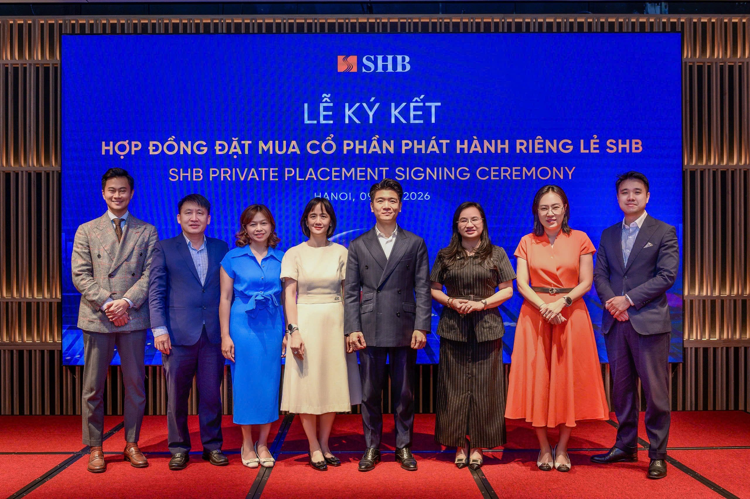 10-1775810695-vinacapital-dragon-capital-kim-loat-quy-lon-ky-hop-dong-dat-mua-co-phan-phat-hanh-rieng-le-shb