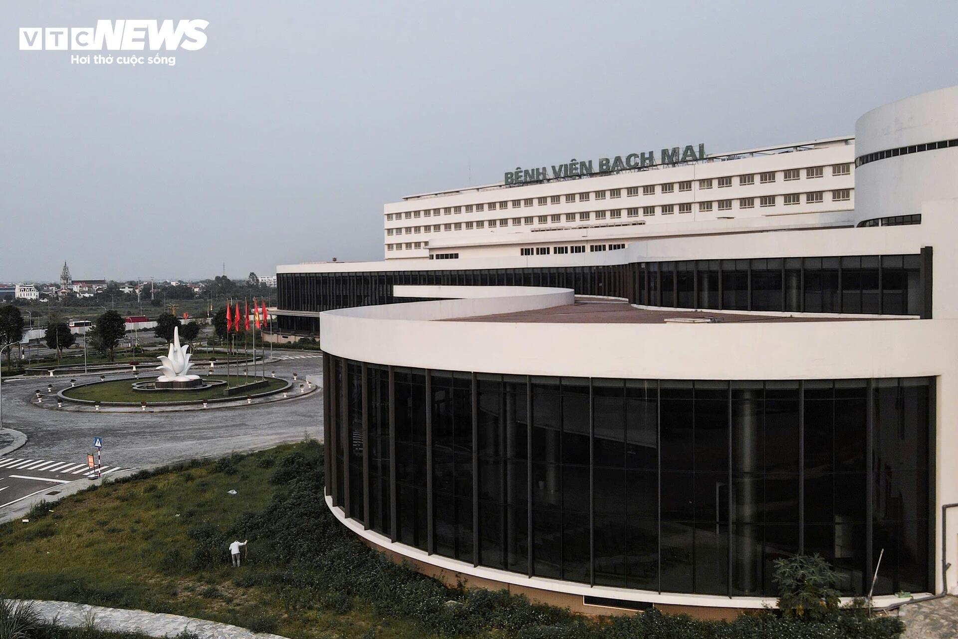 'Cửa đóng then cài' tại BV Bạch Mai và Việt Đức cơ sở 2 sau 4 tháng khánh thành - 10