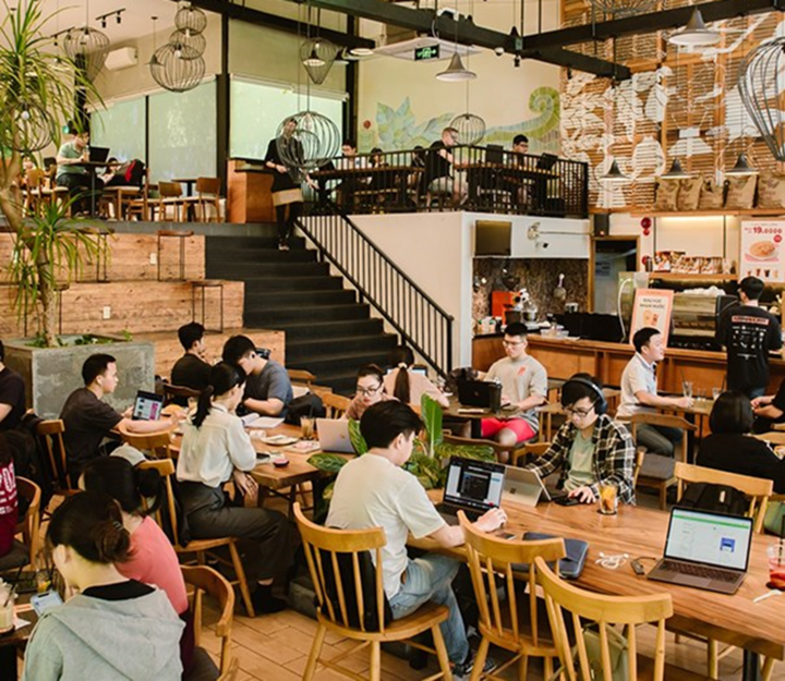 Thị trường F&B Việt Nam đang chuyển từ tăng trưởng phục hồi sang trạng thái ổn định và chậm lại. (Ảnh minh họa)