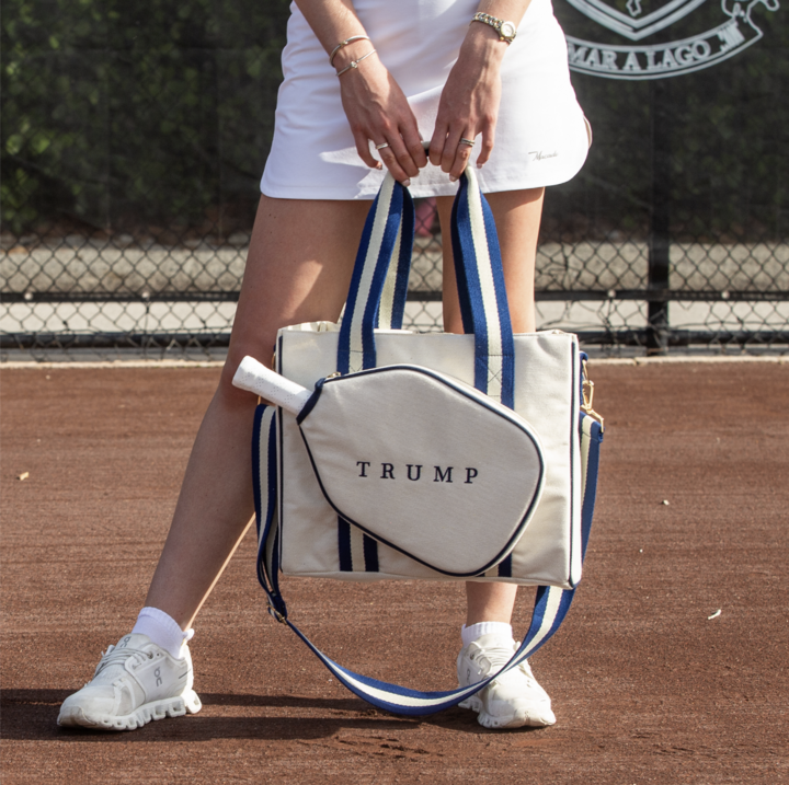 Không chỉ bán riêng vợt, Trump Store còn mở rộng sang nhiều sản phẩm liên quan đến pickleball. (Nguồn: Trump Store)