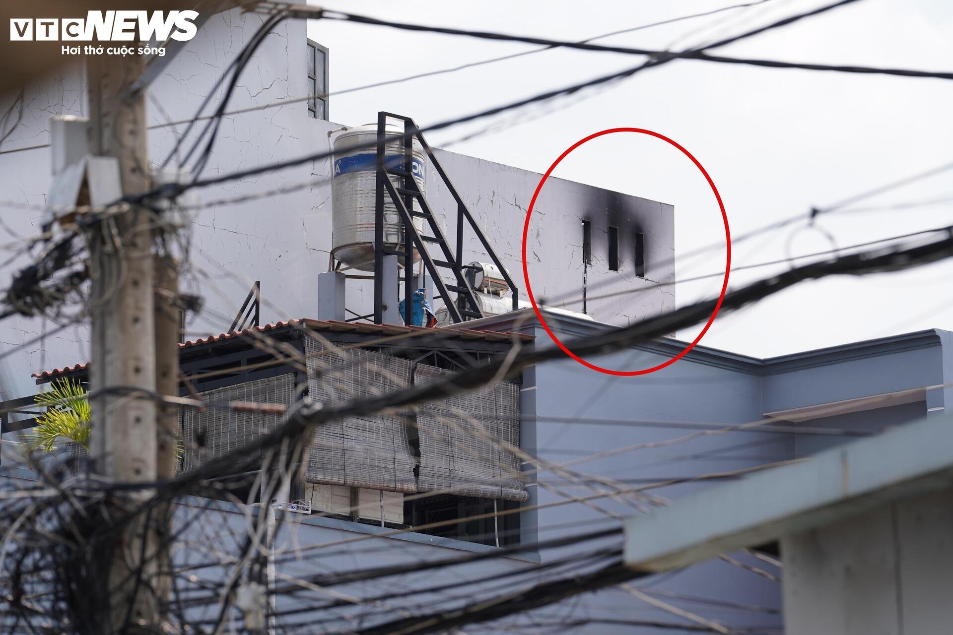 Nhân chứng kể phút bất lực nghe kêu cứu trong vụ cháy ở TP.HCM, 2 người tử vong - 7