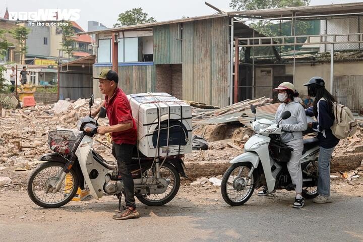 Hà Nội xây 'siêu cầu' hơn 20.000 tỷ đồng, người dân gấp rút dỡ nhà trả mặt bằng - 11