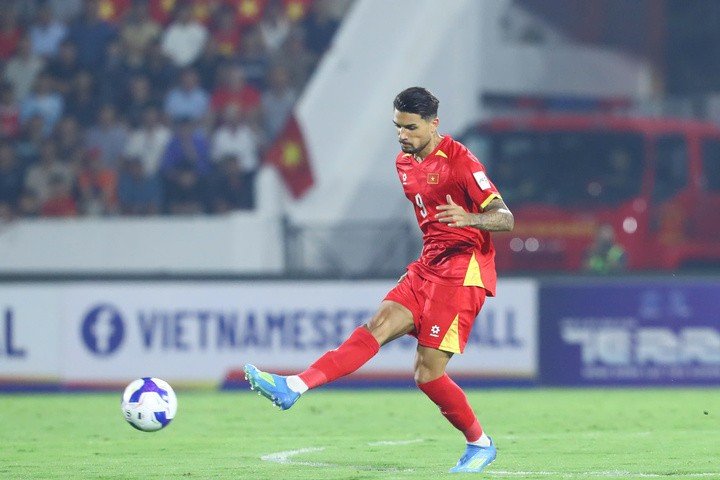 Khoác áo đội tuyển VIệt Nam là giấc mơ thành hiện thực của Hoàng Hên. (Ảnh: Như Đạt)