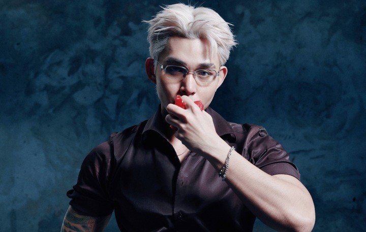 MV của ca sĩ Jun Phạm bị chỉ trích