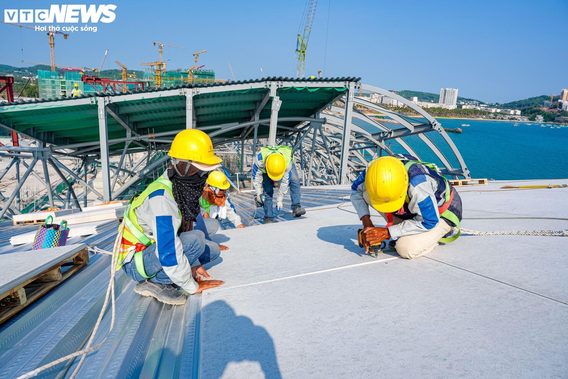 Diện mạo Trung tâm Hội nghị APEC ở Phú Quốc dần lộ diện sau 10 tháng thi công - 5