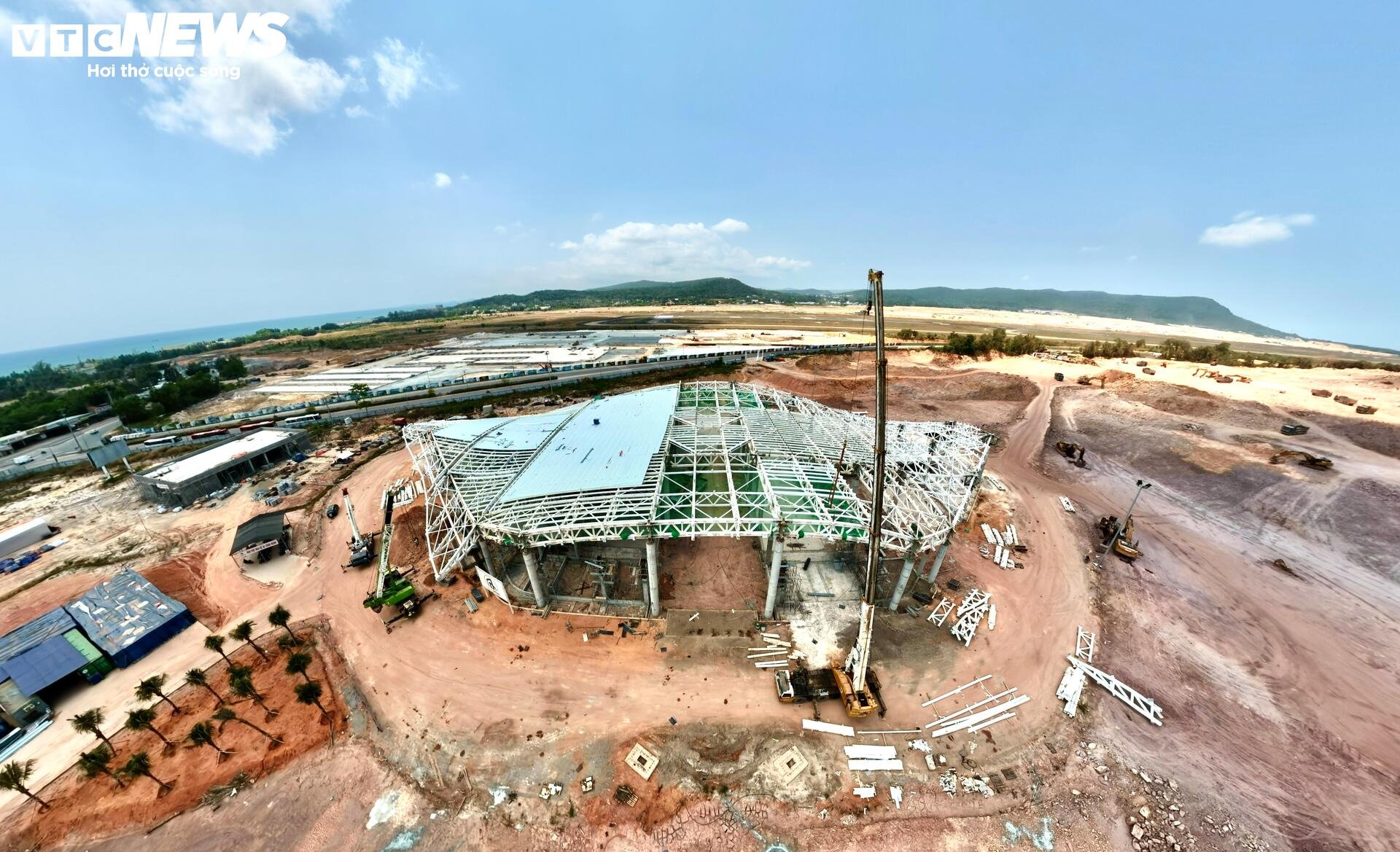 Cận cảnh công trường dự án mở rộng sân bay Phú Quốc phục vụ APEC 2027 - 3