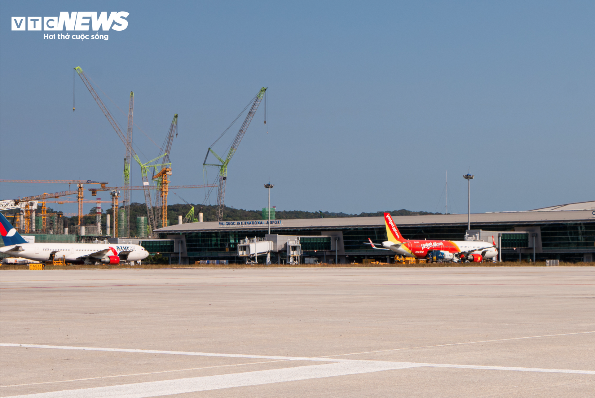 Cận cảnh công trường dự án mở rộng sân bay Phú Quốc phục vụ APEC 2027 - 10