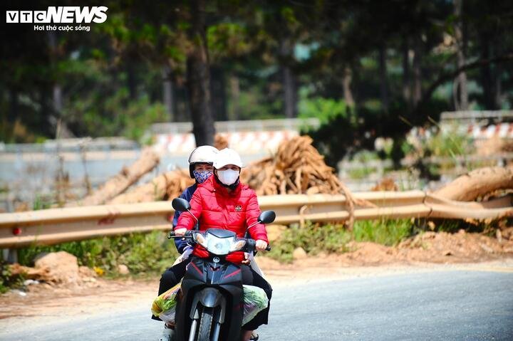 Người dân kỳ vọng sẽ sớm được di chuyển trên cung đèo an toàn, nhất là vào mùa mưa.